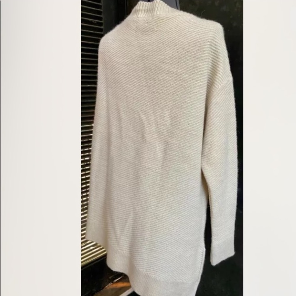 NEW ZARA BEIGE CREAM SWEATER TUNIC LENGTH ASYMMETRICAL DEEP V NECKLINE M NWOT - Picture 4 of 7